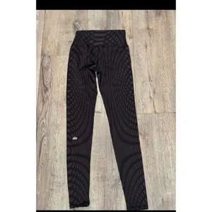 Alo Yoga XS High Waist Legging Black‎ Gray Camo Geo Print Womens thumbnail 5