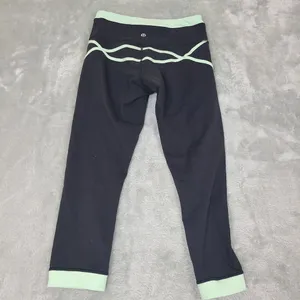 Women's Lululemon Black Stretch Pull On‎ Capri YOGA Leggings sz. 4 thumbnail 5