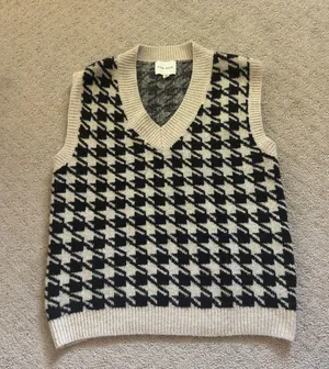 Pink Rose Sweater Vest thumbnail 1