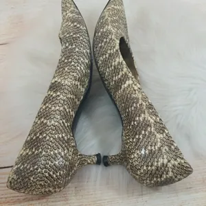 Stuart Weitzman point toe slip on animal snake print kitten heels sz 7 thumbnail 6