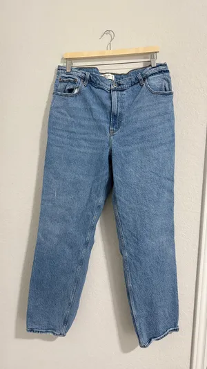 Abercrombie & Fitch Ultra High Rise 90s Straight Jean thumbnail 7