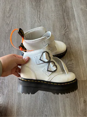 Dr. Martens AirWair Devon Heart White Leather Platform Boots size 5 thumbnail 4