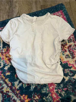 Lululemon ruched side tee size 2 thumbnail 5