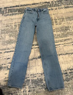 Abercrombie & Fitch Ultra High Rise 90s Straight Jean thumbnail 1