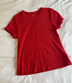 Old navy red tee shirt thumbnail 1