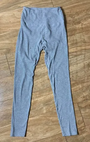 Gray Ribbed Leggings Size M thumbnail 1