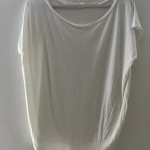 VENUS Classic White Short Sleeve Top Size Large thumbnail 3