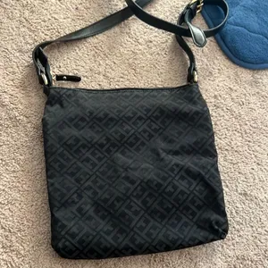 ‎Tommy Hilfiger crossbody thumbnail 4