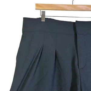 NWT Torrid Black Pleated Shorts Size 18‎ thumbnail 3