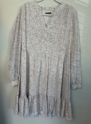 Vince Camuto Tiered Mini Dress Long Sleeve Lined Sz M thumbnail 1