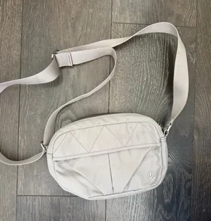 Lululemon Women’s Light Gray Fanny Waist Bag thumbnail 1