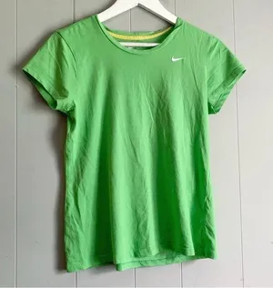 Nike Women's Dri-FIT One Short-Sleeve Tiny Fit Performance Tee M thumbnail 1
