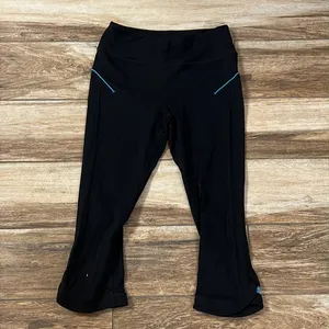 Alo yoga black capri leggings thumbnail 3