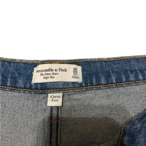 Abercrombie & Fitch the high rise mom short size 22 NWT thumbnail 3