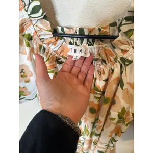 THML Floral‎ Puff Sleeve Midi Dress White Peach Green Tiered FTM2319-CR Small thumbnail 2