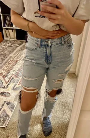 American Eagle Outfitters Distressed Jeans thumbnail 2