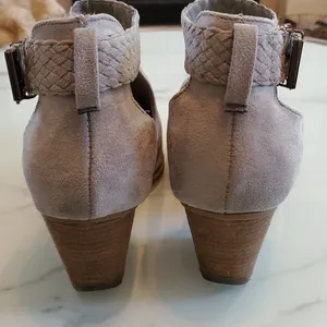 Cato Light Gray Suede Ankle Booties thumbnail 3