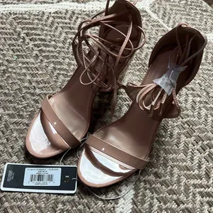 Charles Albert lace up heel Sz 8 thumbnail 2
