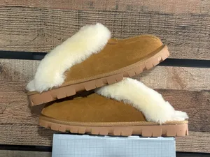 Project Cloud women’s slippers size 8.5 Brown thumbnail 1