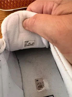 Vans Leather Classic White Low-Top Sneakers thumbnail 10