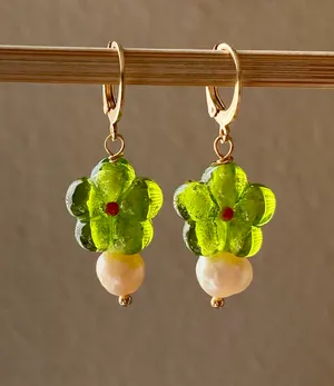 green flower glass beads & light pink freshwater peals boho fairy retro vintage chic style dangle earrings💐🩵 thumbnail 6