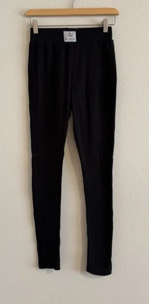 PrettyLittleThing Black Ribbed Leggings thumbnail 1