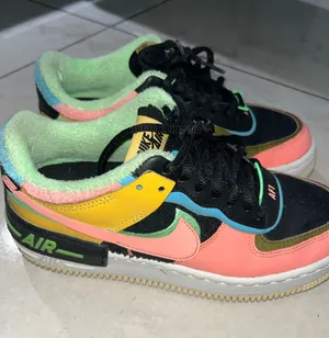 Nike shoes thumbnail 1