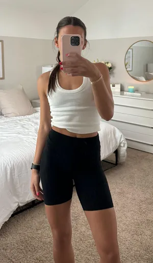 Aritzia 7” Biker Shorts thumbnail 1