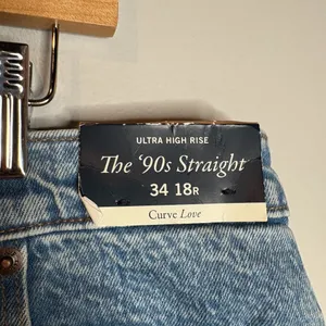 NWT Abercrombie & Fitch Ultra High Rise 90's Straight jeans thumbnail 3