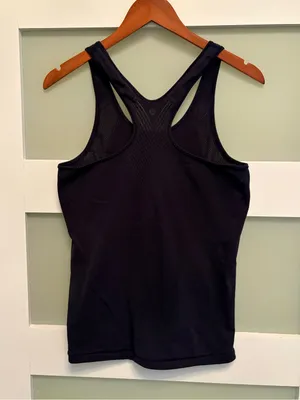 Lululemon Black Reveal Racerback Tank Size 8 thumbnail 3
