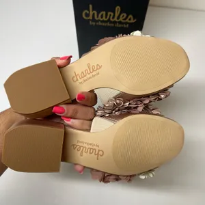 Charles by Charles David Victorious Sandals Women's Size 7M Ivory Floral Chiffon thumbnail 3