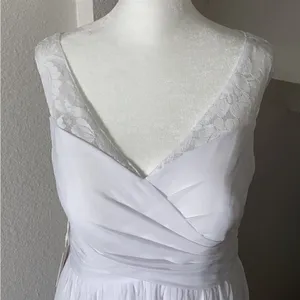 Women’s Full Length Chiffon White Wedding or Special Event Dress Size 2 NWT thumbnail 3