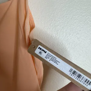 Skims Seamless Bodysuit Womens M Orange Fits Everybody Square Neck Faded Nectar thumbnail 4