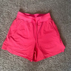 Lululemon Athletica High Waist Pink Shorts thumbnail 1