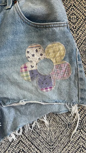 Levi’s 501 High-Waisted Shorts thumbnail 5