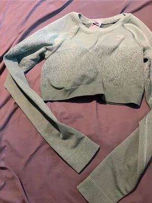 Gymshark Green Ombre Seamless Long Sleeve Crop Top thumbnail 6