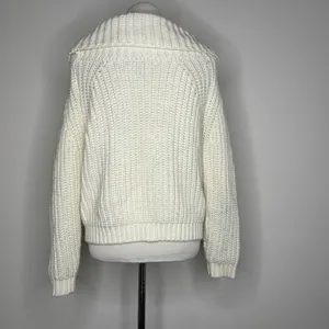 Forever 21- White Knit Turtleneck Sweater thumbnail 2