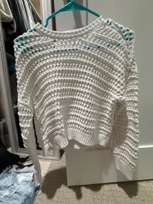 Sweater thumbnail 1