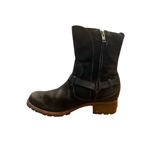 UGG Endell Harness Biker Shearling Boots Women’s Size 7.5 Black Suede Moto 5604 thumbnail 4