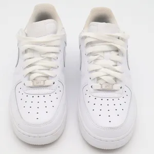 Nike Air Force 1 07 Womens 6.5 White Low Top Sneakers 315115-112 Triple White thumbnail 3