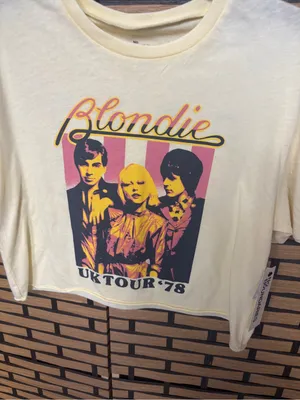 No boundaries yellow blondie crop tee size XS thumbnail 3