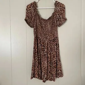 Express Leopard Print Dress Small Smocked Puff Sleeve Fit & Flare Brown Animal P thumbnail 2