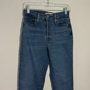 Levi's Wedgie Straight Button Fly‎ In Blue Size 28 thumbnail 3