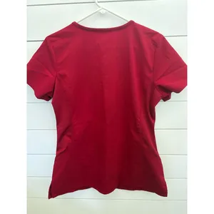 Purple Label Yoga Women's Red V-Neck Scrub Top M Short Sleeve Workwear‎ thumbnail 3