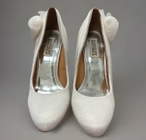 Badgley Mischka 7 M Heels Shoes Natural Satin Pumps W/Chiffon Rosette Details thumbnail 2