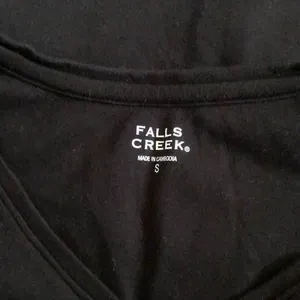 5/$30 🎈 Falls‎ creek women’s small v neck black t shirt thumbnail 3