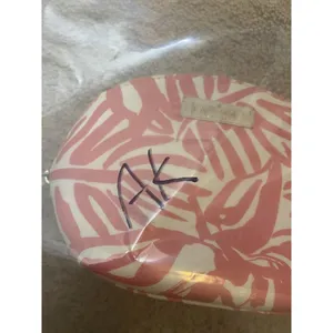 Kate Spade Grant Street Keri Domed Cosmetic Case - Pink & White thumbnail 9