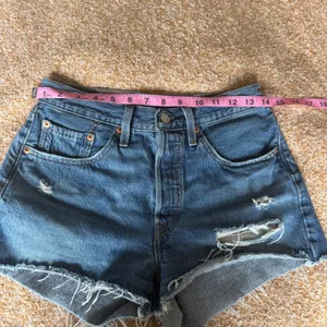 Levis 501 Original High Rise Cutoff‎ Denim Shorts Distressed Blue 26 Summer Jean thumbnail 6