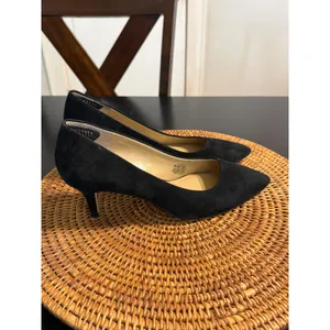 G.I.L.I.‎ Loriana Black Suede Kitten Heel Pumps Womens 8.5 M GI-LORIANA thumbnail 2