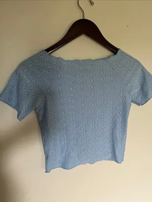 like an angel Powder Blue Eyelet Ruched V-Neck Crop Top thumbnail 3